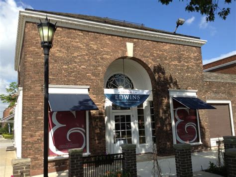 The 5 Best Late Night Restaurants in Shaker Square Cleveland.